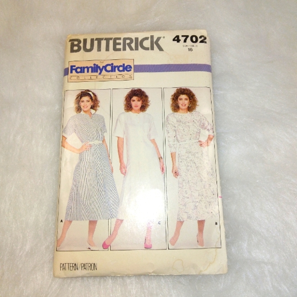 Butterick 4702 Vintage size 16 drop Waist dress, new and uncut